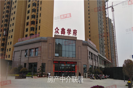 西苑小区3室2厅2卫126㎡车库副房25